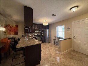 38350 Ironwood Pl, Unit 5 in Zephyrhills, FL - Building Photo - Building Photo