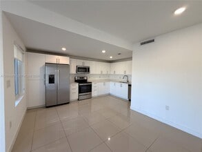 25823 SW 145th Ave in Naranja, FL - Building Photo - Building Photo