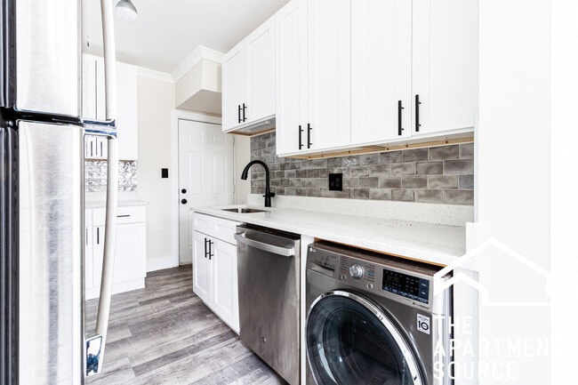 property at 3839 N Greenview Ave