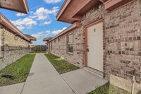 706 Thompson Rd, Unit 3 in Mission, TX - Building Photo - Building Photo