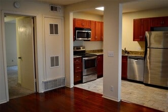 2800 Cole St in Austin, TX - Building Photo - Building Photo