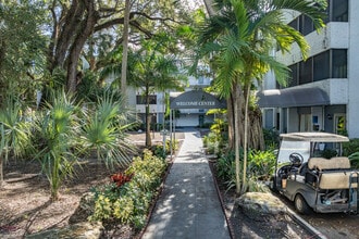 Oak Grove in Miami, FL - Foto de edificio - Building Photo
