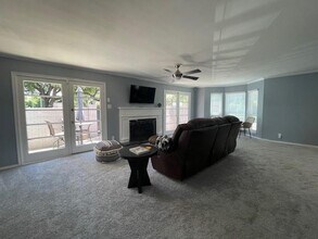 15901 Archwood Ln in Dallas, TX - Building Photo - Building Photo
