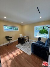 9420 Creemore Dr in Los Angeles, CA - Building Photo - Building Photo