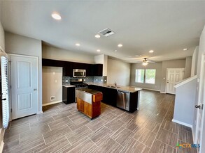 134 Wainscot Oak Wy in San Marcos, TX - Building Photo - Building Photo