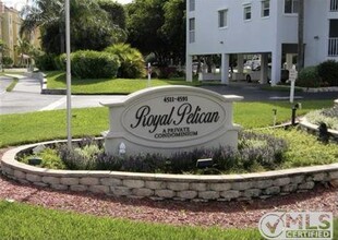 4531 Bay Beach Ln, Unit 336 in Fort Myers Beach, FL - Building Photo - Building Photo