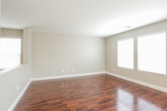 11124 Verismo St in Las Vegas, NV - Foto de edificio - Building Photo