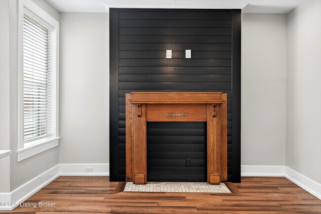 1529 W Market St in Louisville, KY - Building Photo - Building Photo