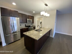 2 West Ave in Saratoga Springs, NY - Building Photo - Building Photo
