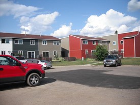 Westwood Village in Lloydminster, AB - Building Photo