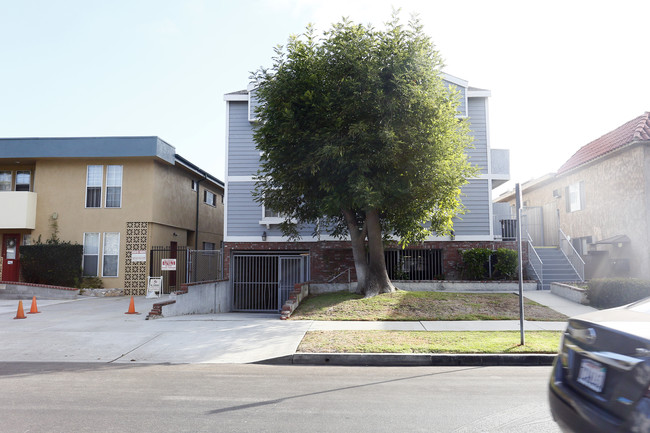 3608 Vinton Ave in Los Angeles, CA - Foto de edificio - Building Photo