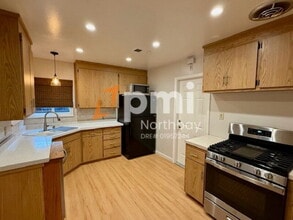 389 Acacia St in Vacaville, CA - Building Photo - Building Photo