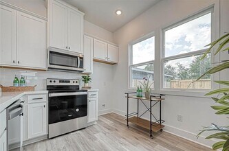 8405 Schneider St in Houston, TX - Building Photo - Building Photo