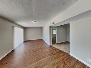 2540 Congaree Dr W in Jacksonville, FL - Foto de edificio - Building Photo