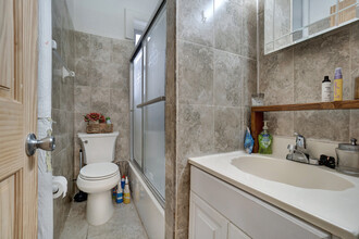 288 Palmetto St in Brooklyn, NY - Building Photo - Interior Photo