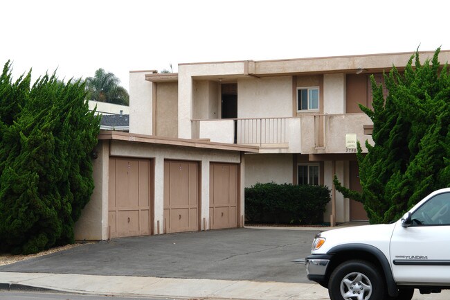 2790 Madison St in Carlsbad, CA - Building Photo - Building Photo