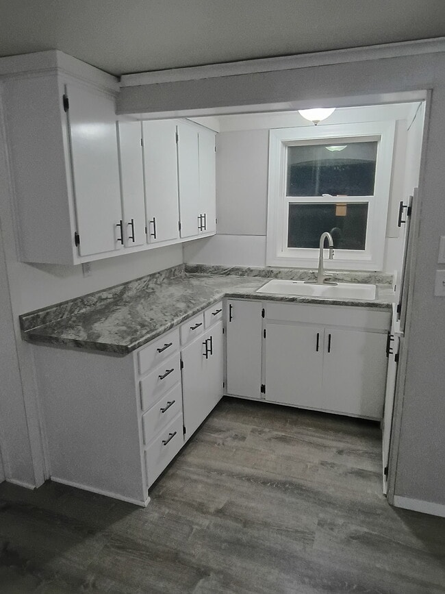 511 7th Ave N, Unit B in Wisconsin Rapids, WI - Foto de edificio - Building Photo