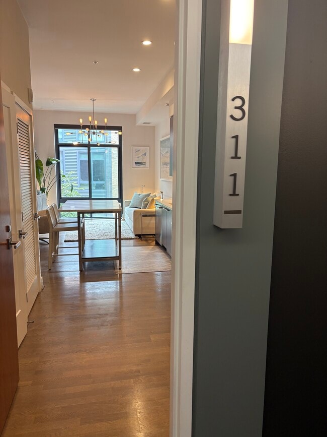 525 Water St SW, Unit 311 in Washington, DC - Foto de edificio - Building Photo