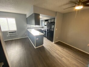 18800 E Oregon Dr in Aurora, CO - Building Photo - Building Photo