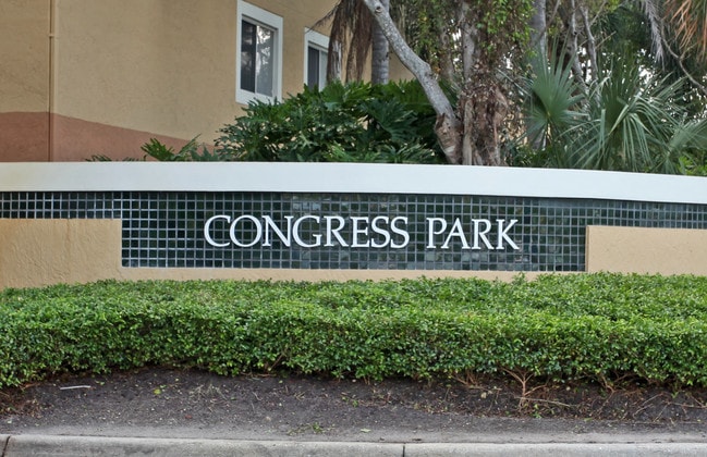 Congress Park in Lake Worth, FL - Foto de edificio - Building Photo