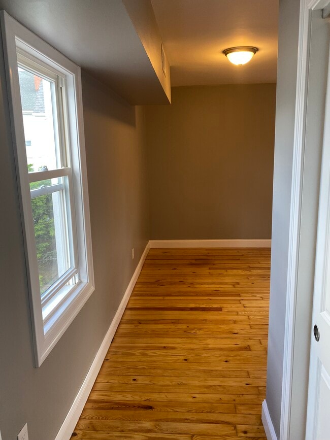 1190 Plymouth Ave, Unit 2 N in Fall River, MA - Building Photo - Building Photo