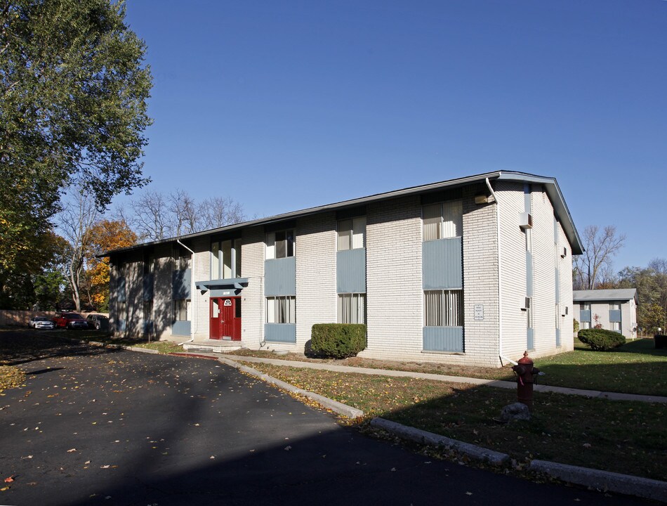 Woodcreek Apartments in Ypsilanti, MI - Foto de edificio