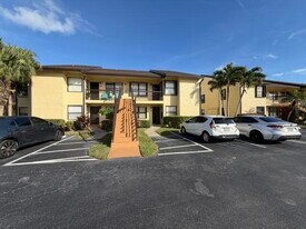 4692 Lucerne Lakes Blvd E in Greenacres, FL - Building Photo