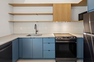 2201 Frankford Ave in Philadelphia, PA - Foto de edificio - Building Photo