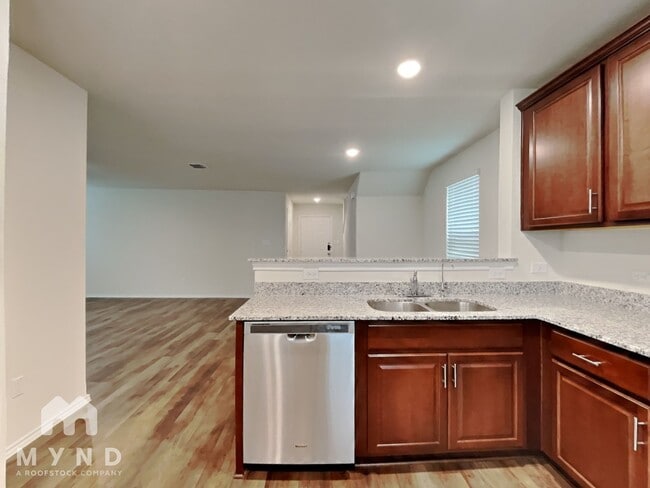 707 Wild Olive Wy in San Antonio, TX - Building Photo - Building Photo