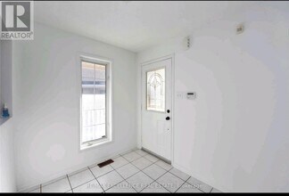 24 Hayloft Ct in Brampton, ON - Building Photo - Building Photo