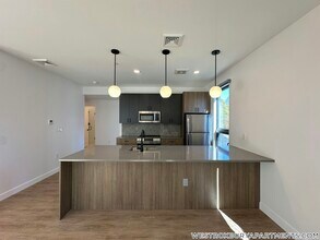 199 Gardner St in Boston, MA - Foto de edificio - Building Photo