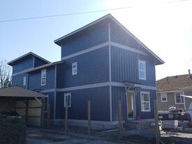 104 N Anacortes St, Unit 108NAnacortesSt in Burlington, WA - Building Photo