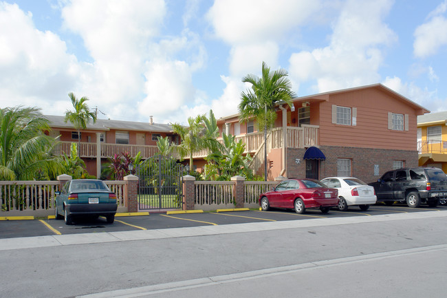 70 W 31st St in Hialeah, FL - Building Photo - Building Photo