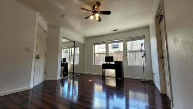 property at 1772 Thornton Pl