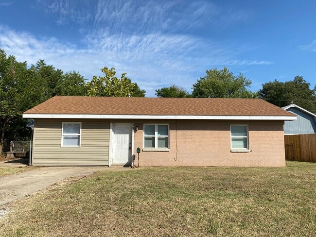 property at 3621 Teal Dr