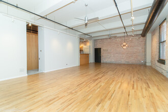 1327 W Washington Blvd, Unit 2B in Chicago, IL - Building Photo - Building Photo