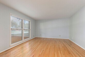1211 Meadowridge Trail in Goshen, KY - Building Photo - Building Photo