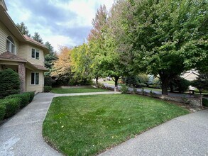 2025 Center Ct Dr in Wenatchee, WA - Building Photo - Building Photo