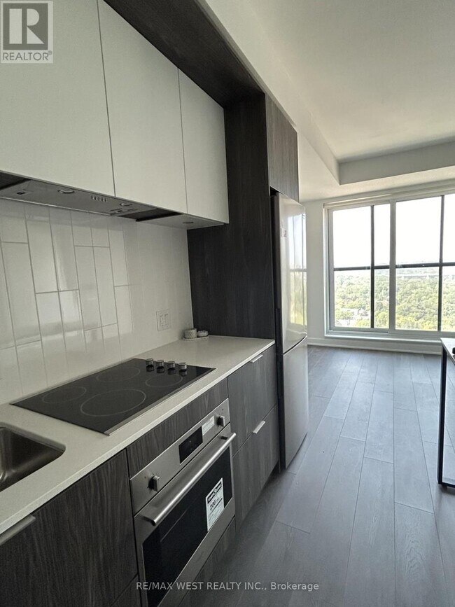 130 River St in Toronto, ON - Building Photo - Building Photo