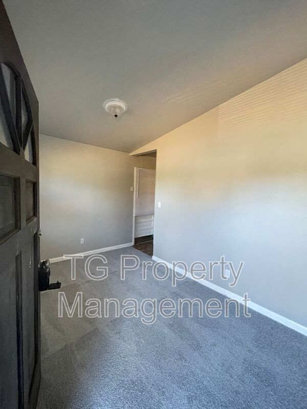 8952 Castle Blvd in Jacksonville, FL - Building Photo - Building Photo