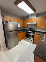 7660 Abercrombie Dr in Richmond, BC - Building Photo