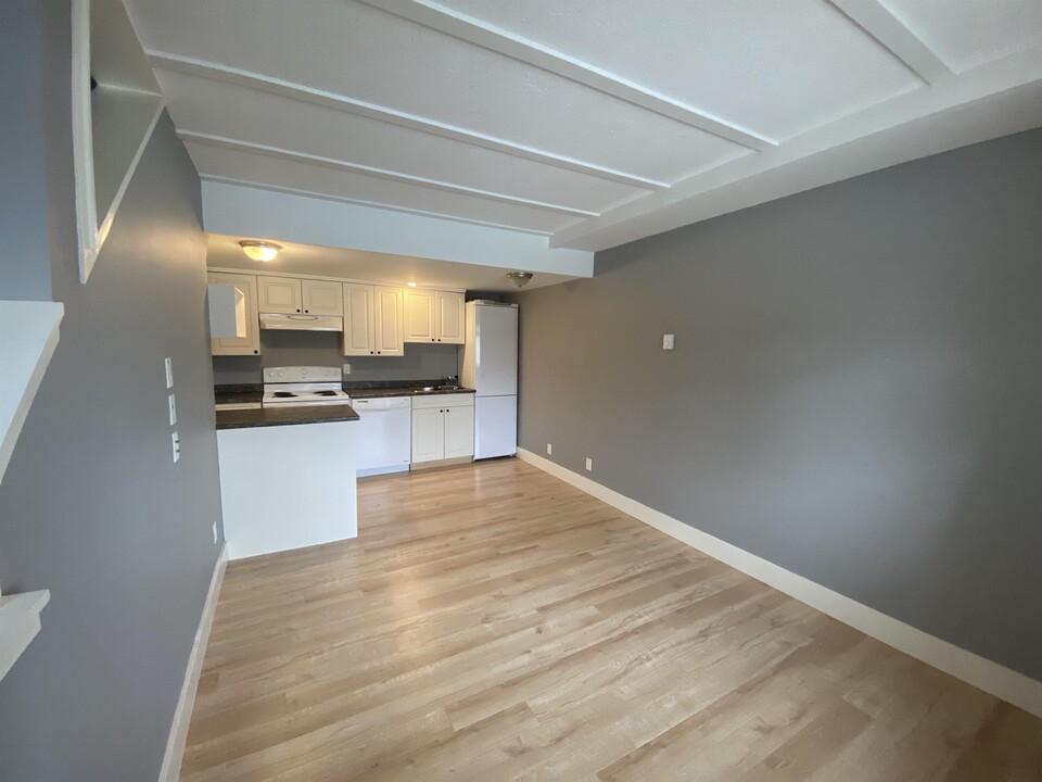 860-105 105 Ave in Dawson Creek, BC - Building Photo