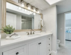 785 Rabbit Rd in Sanibel, FL - Building Photo - Building Photo