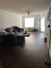 1411 Collegiate Cir, Unit 102 Room 1