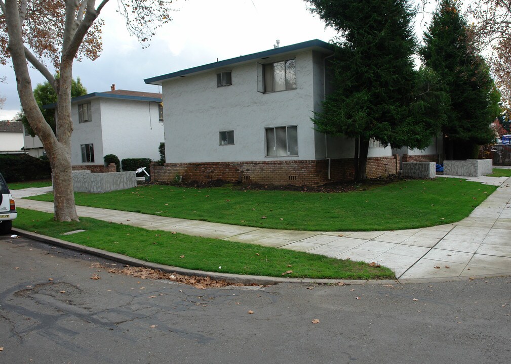 Fairmont Place Apartment Homes in Mountain View, CA - Building Photo