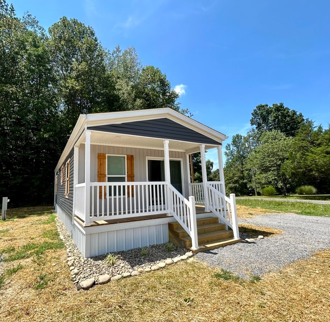 30 1st St in Russell Springs, KY - Building Photo - Building Photo