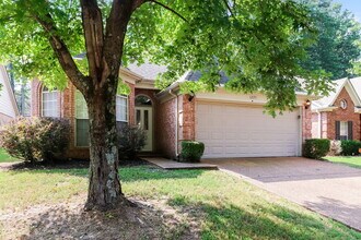 1225 Bridgewater Rd in Cordova, TN - Building Photo - Building Photo