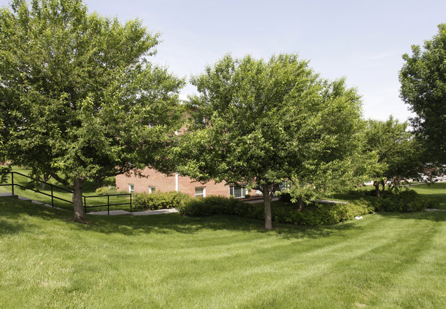 1808 N 73rd St in Omaha, NE - Foto de edificio - Building Photo