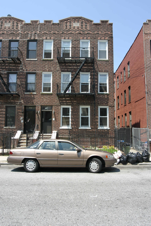 Walk-up Apartment in Brooklyn, NY - Building Photo