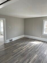 W292S4024 Hillside Rd in Waukesha, WI - Foto de edificio - Building Photo